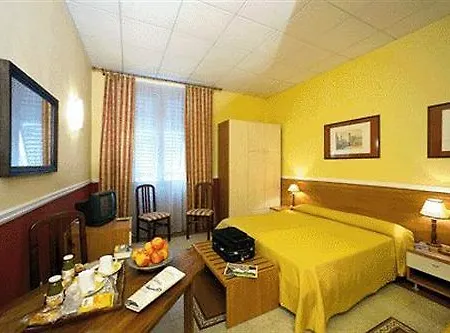 Residenza Manzoni فندق مبيت وإفطار 3*
